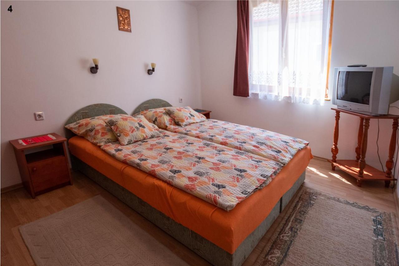 Akacfa 13 Apartman 佐洛卡罗斯 外观 照片